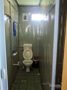 Temenggor_boathouse-toilet