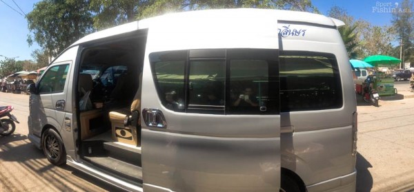 Van transport between airport and destination