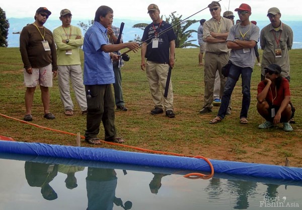 THCI Bintoro from Australia conducting workshop on two-handed casting
