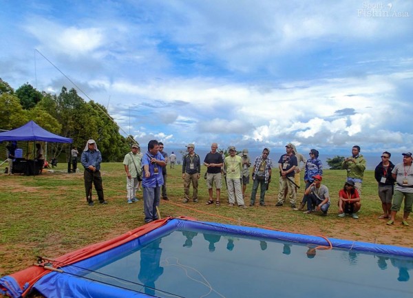CCI Pak Gunawan from the Jakarta Fly Fishing Club demonstrating roll casts at the casting pool
